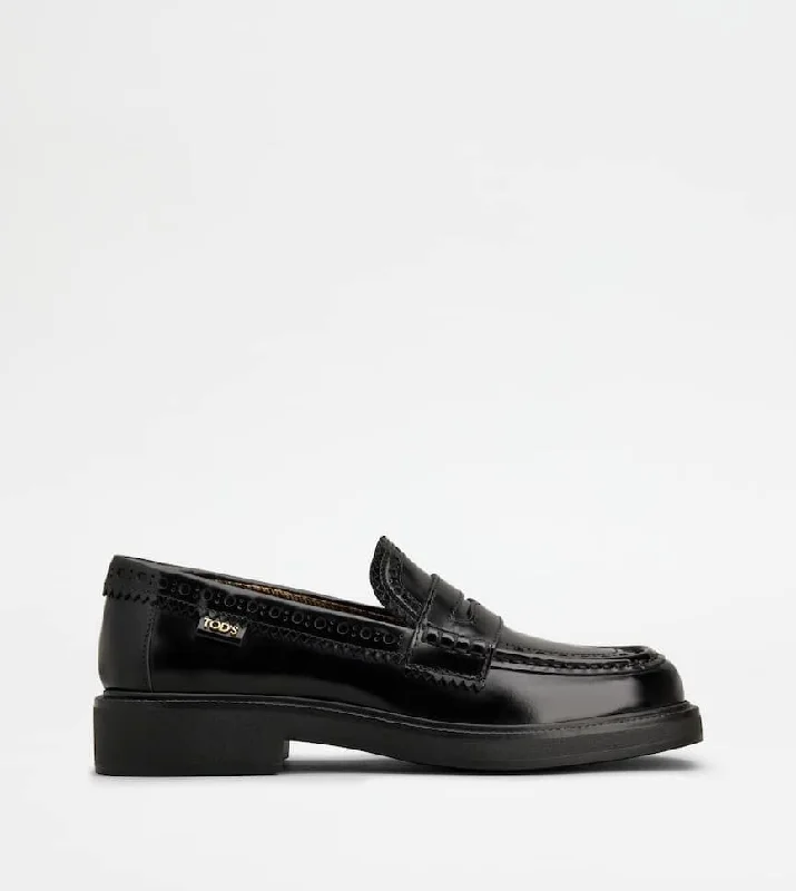 TOD'S Women's Brogue Trim Leather Loafers